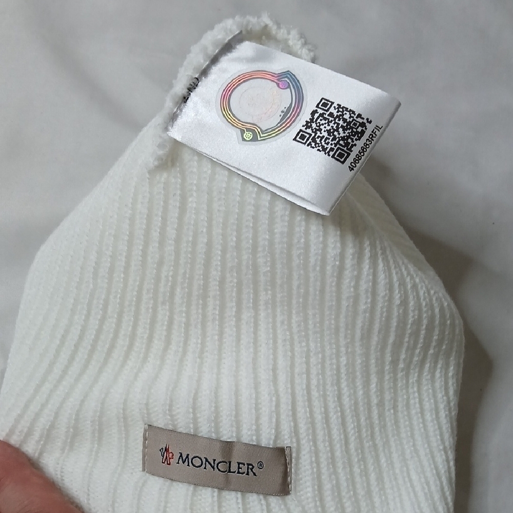 Moncler White Ribbed Beanie - Picture 3 of 3